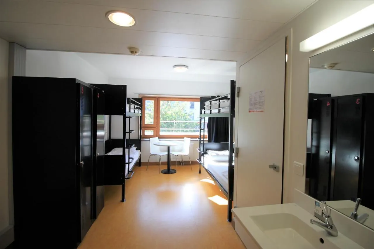 Hostel Hi Yves Robert *