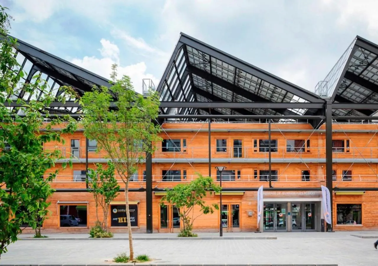 Hi Yves Robert Hostel